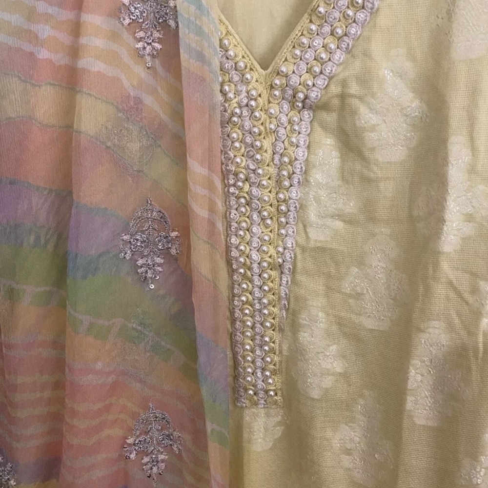 Elegant Cream and Pink Women's Dress - Picture 5 of 5
